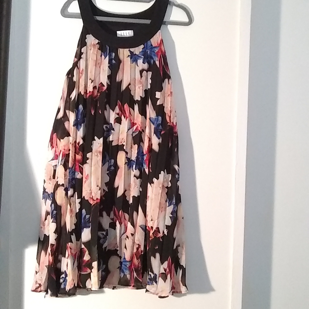ELLE Ruffled Dress, M